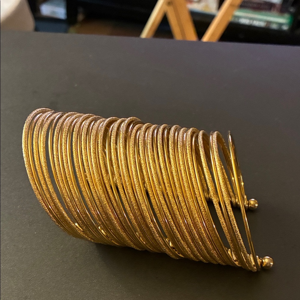 Elegant Gold Bangle Bracelet